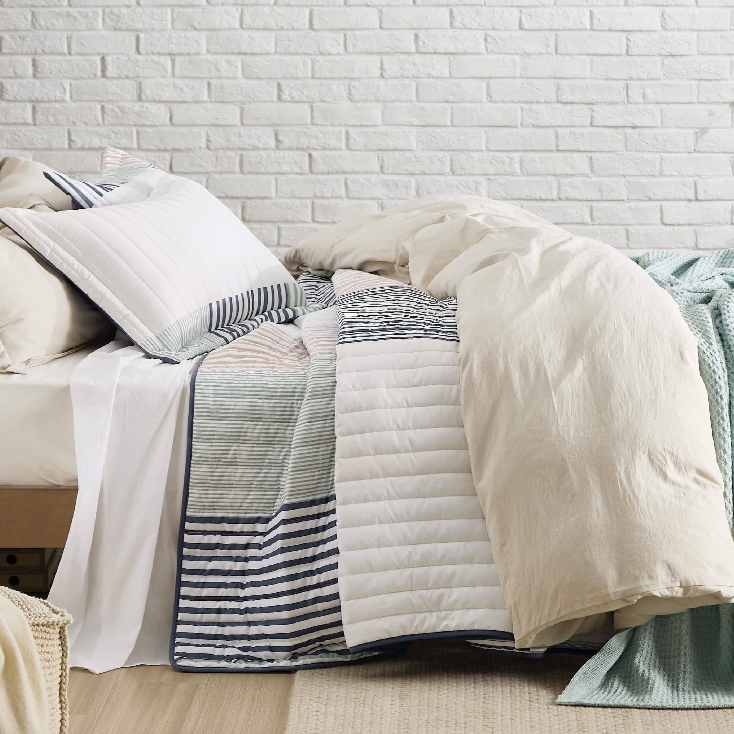 Chill Vibes Quilt Set - Image 18