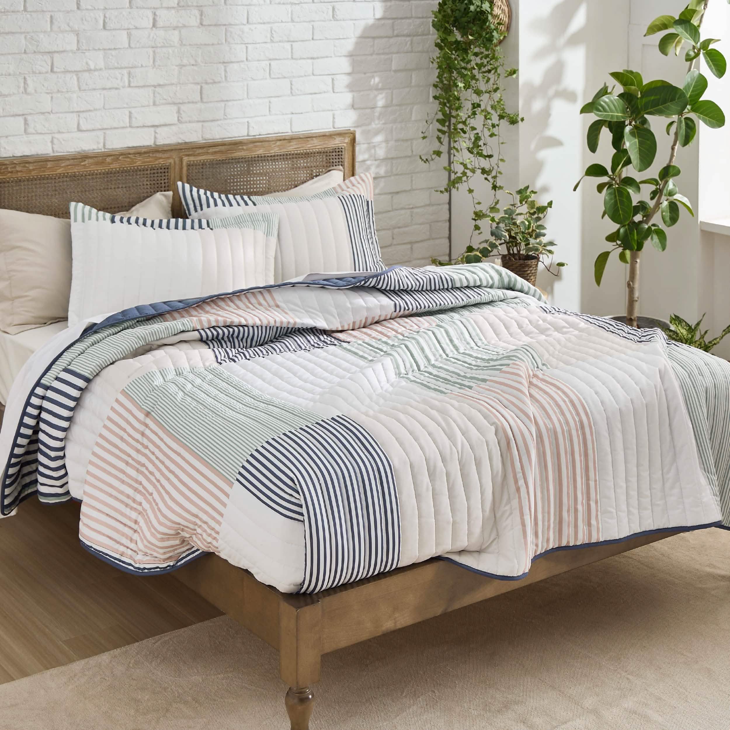Chill Vibes Quilt Set - Image 17