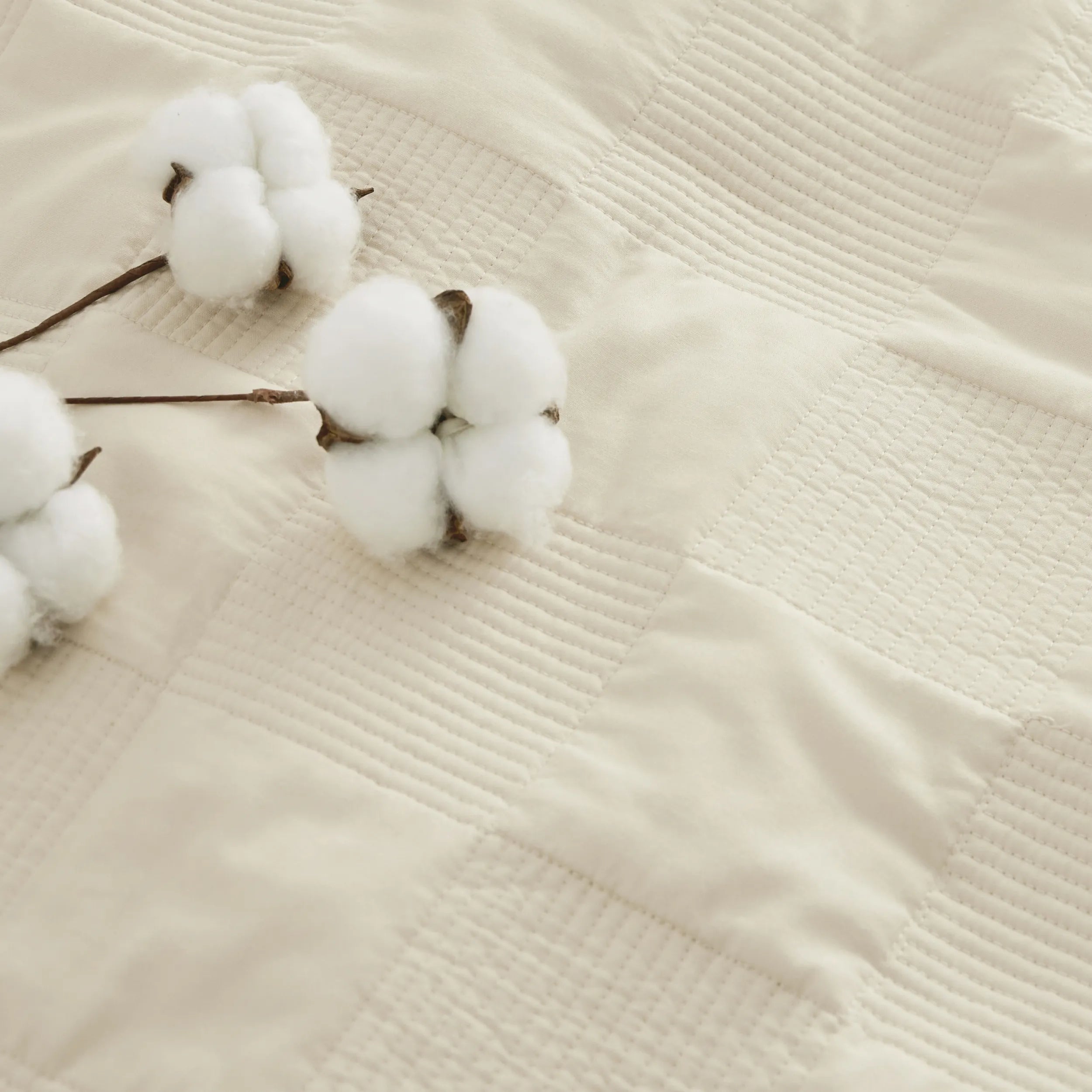Cotton Checkered Quilted Set - Image 12