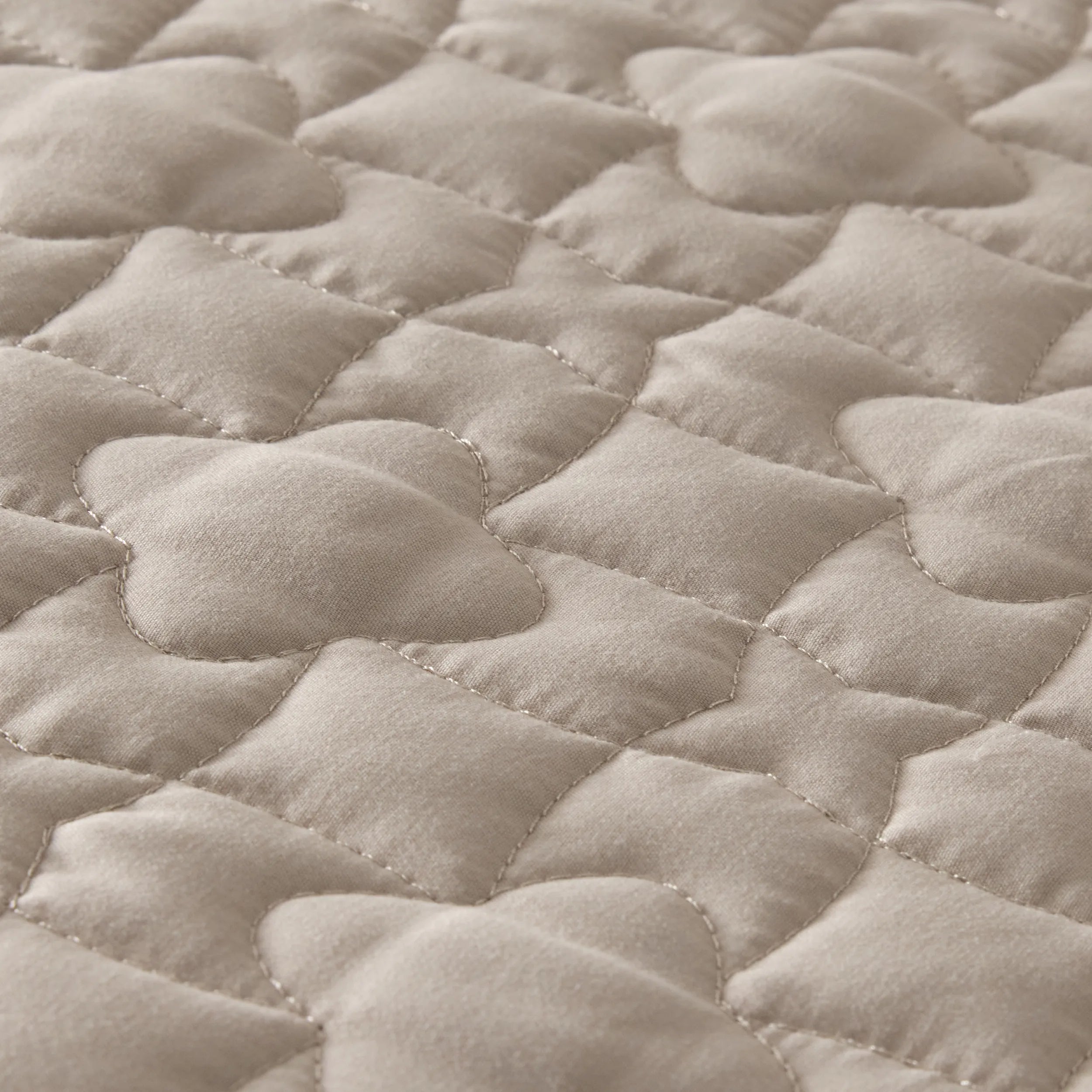 Lucky Star Quilt Set - Image 18