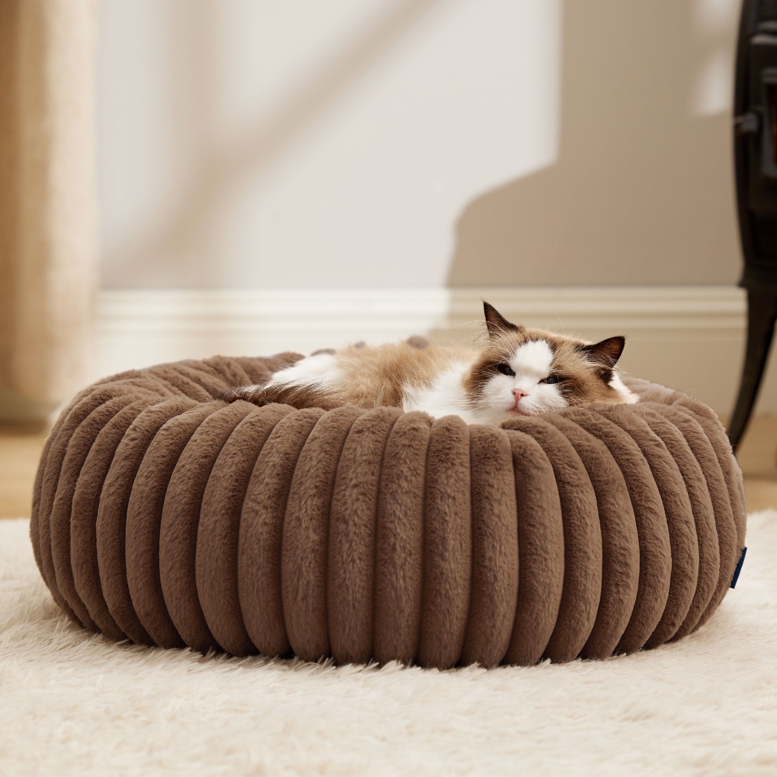 ComfyFleece Donut Dog Bed - Image 10