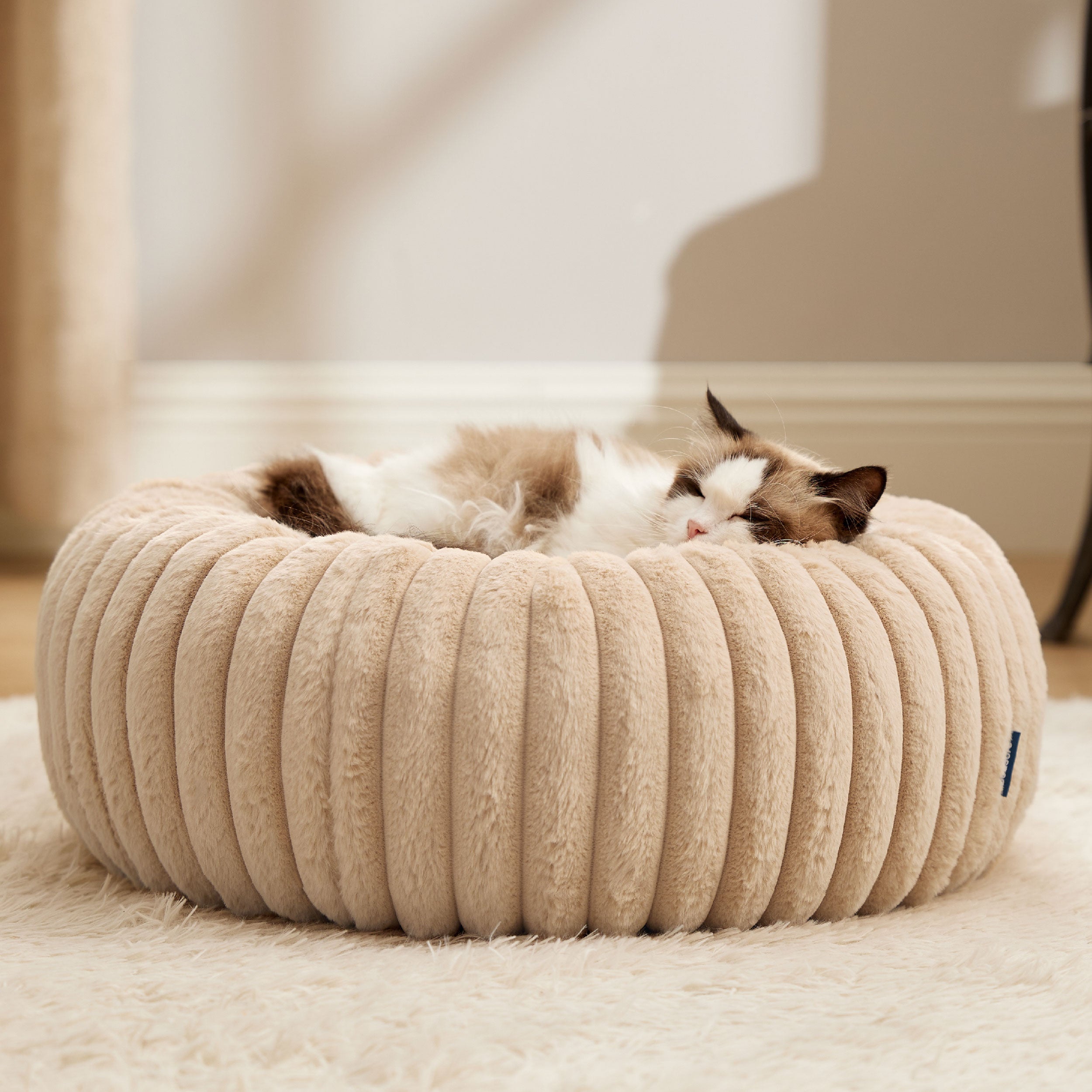 ComfyFleece Donut Dog Bed - Image 18