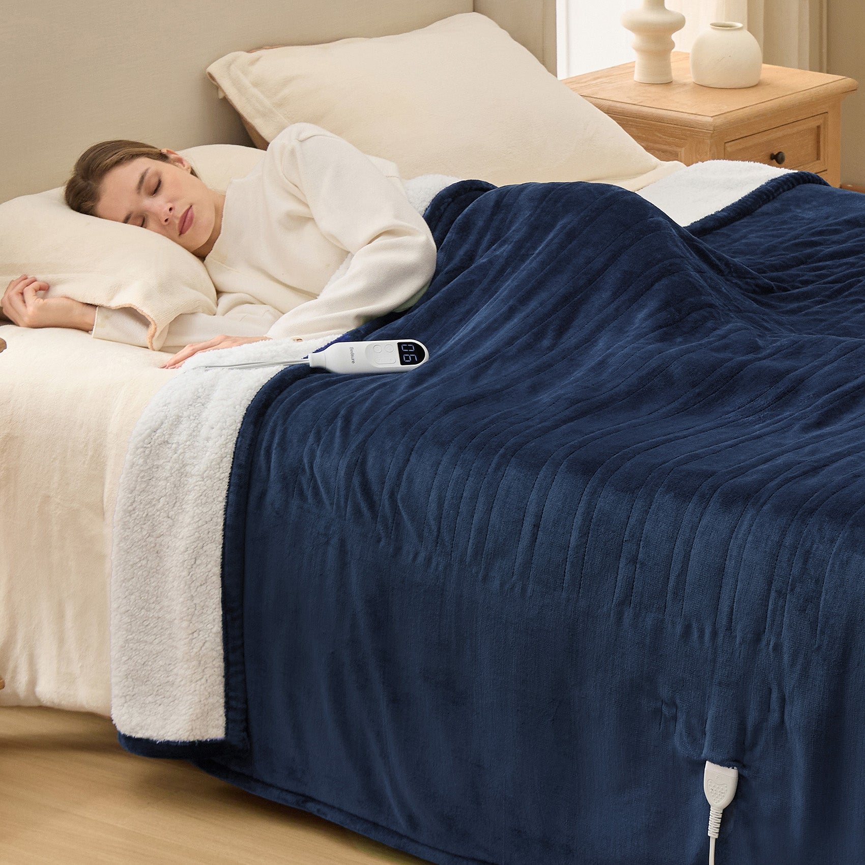 Solid Flannel Heated Blanket - Image 5
