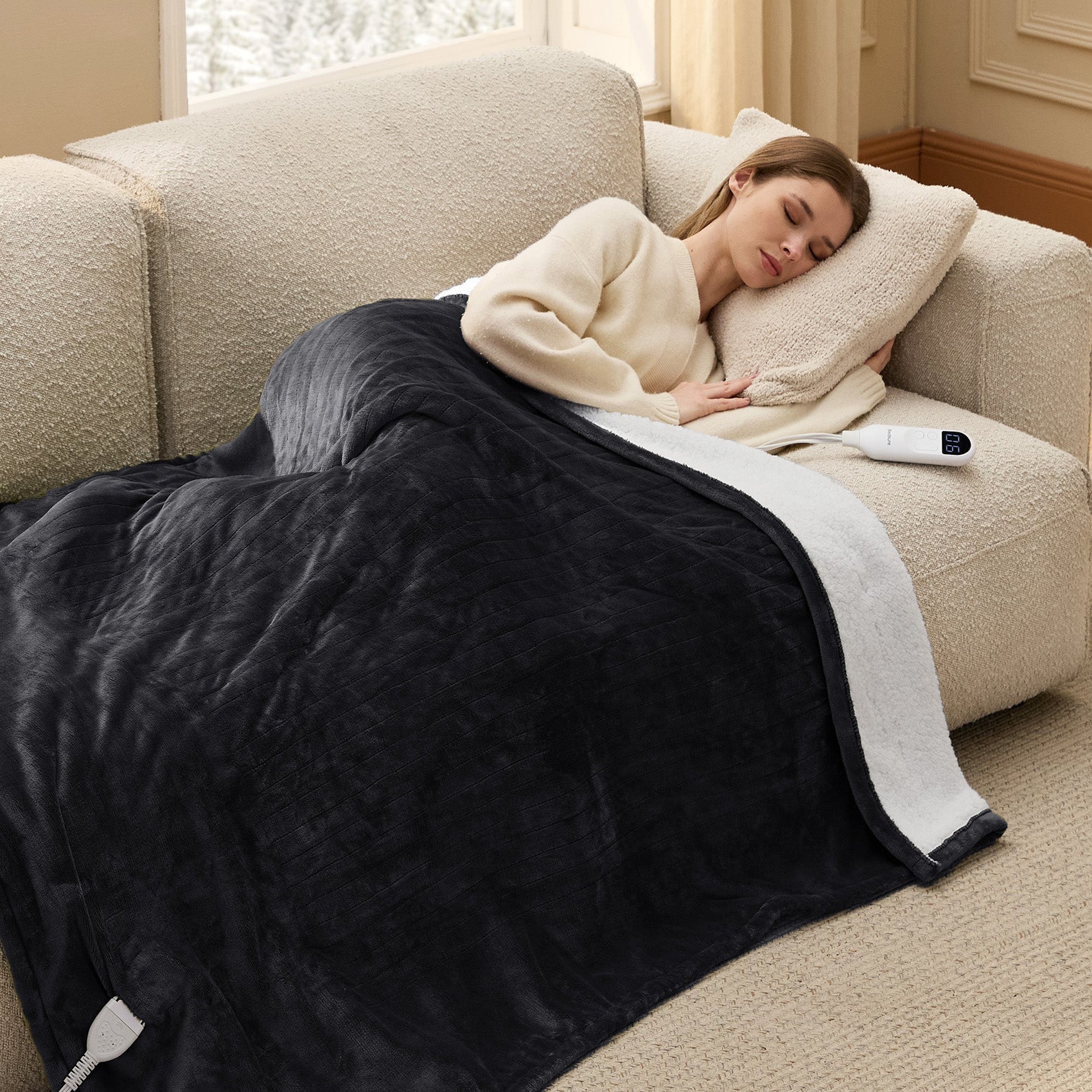Solid Flannel Heated Blanket - Image 9