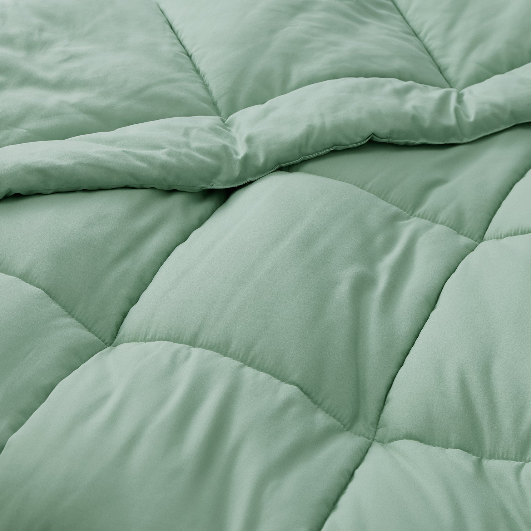 Down Alternative Comforter - Image 5