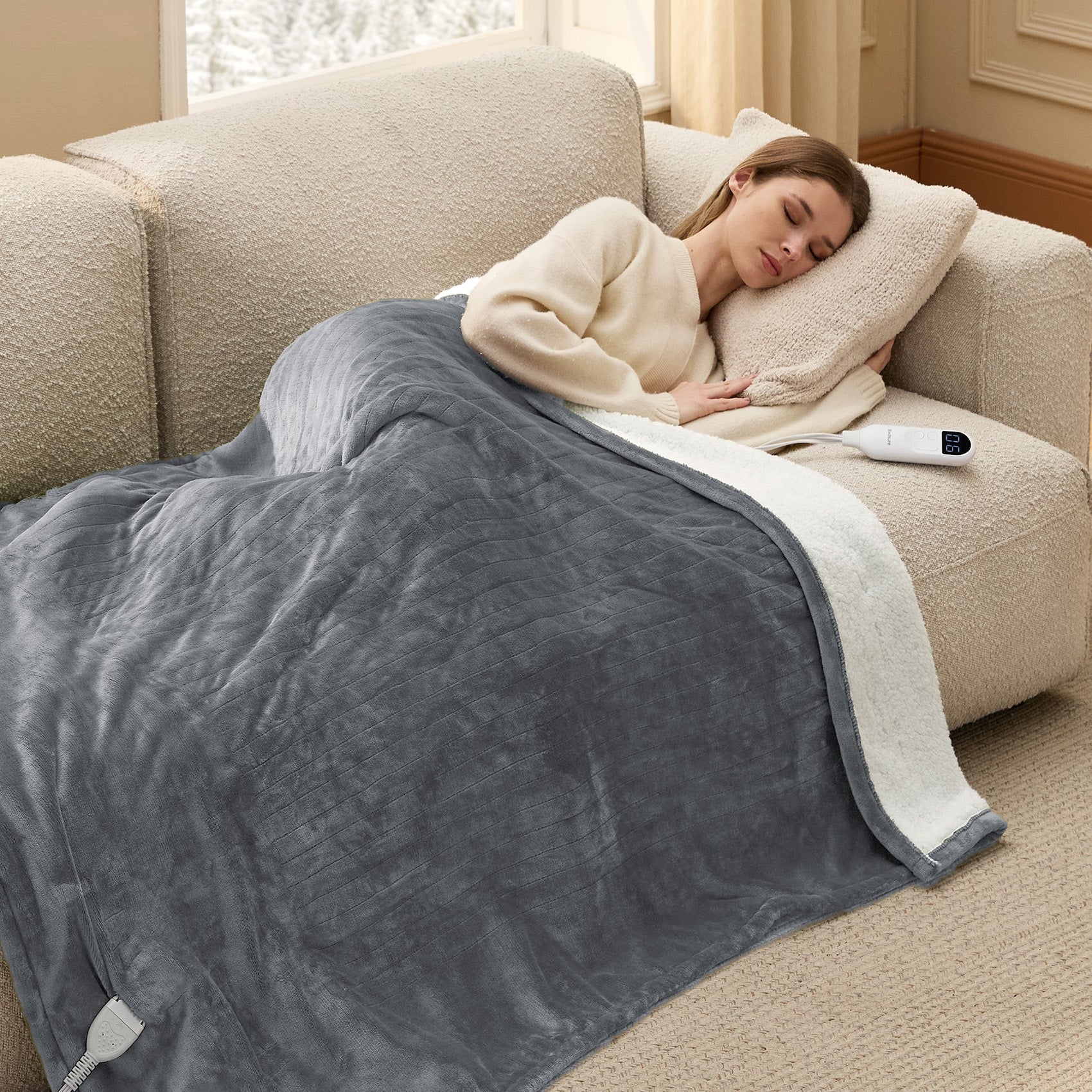 Solid Flannel Heated Blanket - Image 15