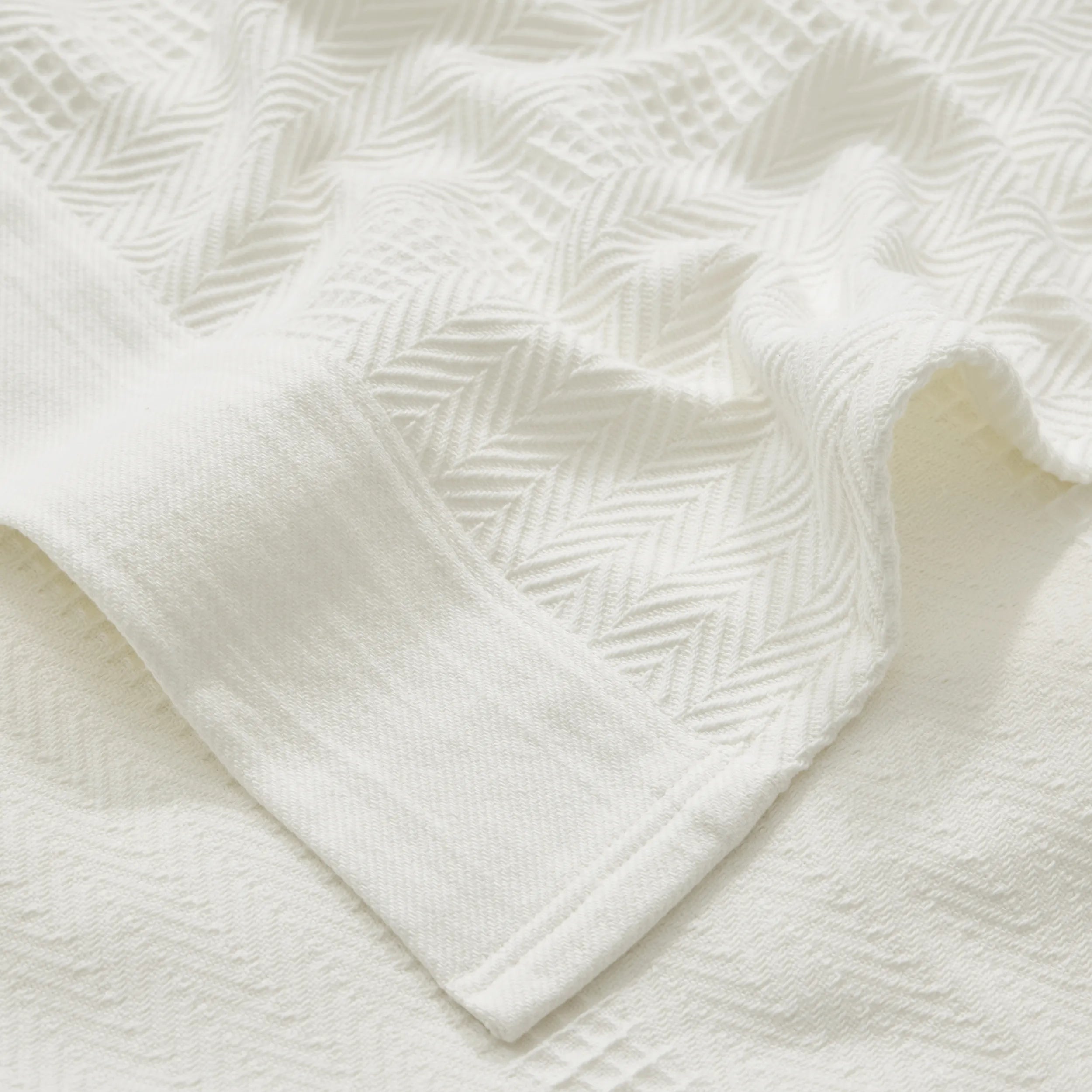 PureWoven Organic Cotton Waffle Herringbone Blanket - Image 9