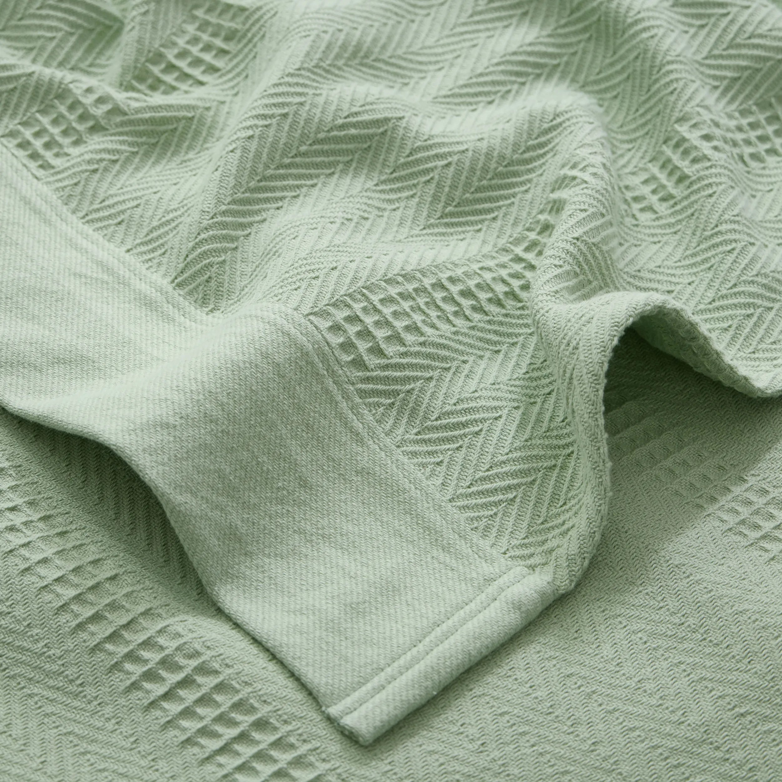 PureWoven Organic Cotton Waffle Herringbone Blanket - Image 3