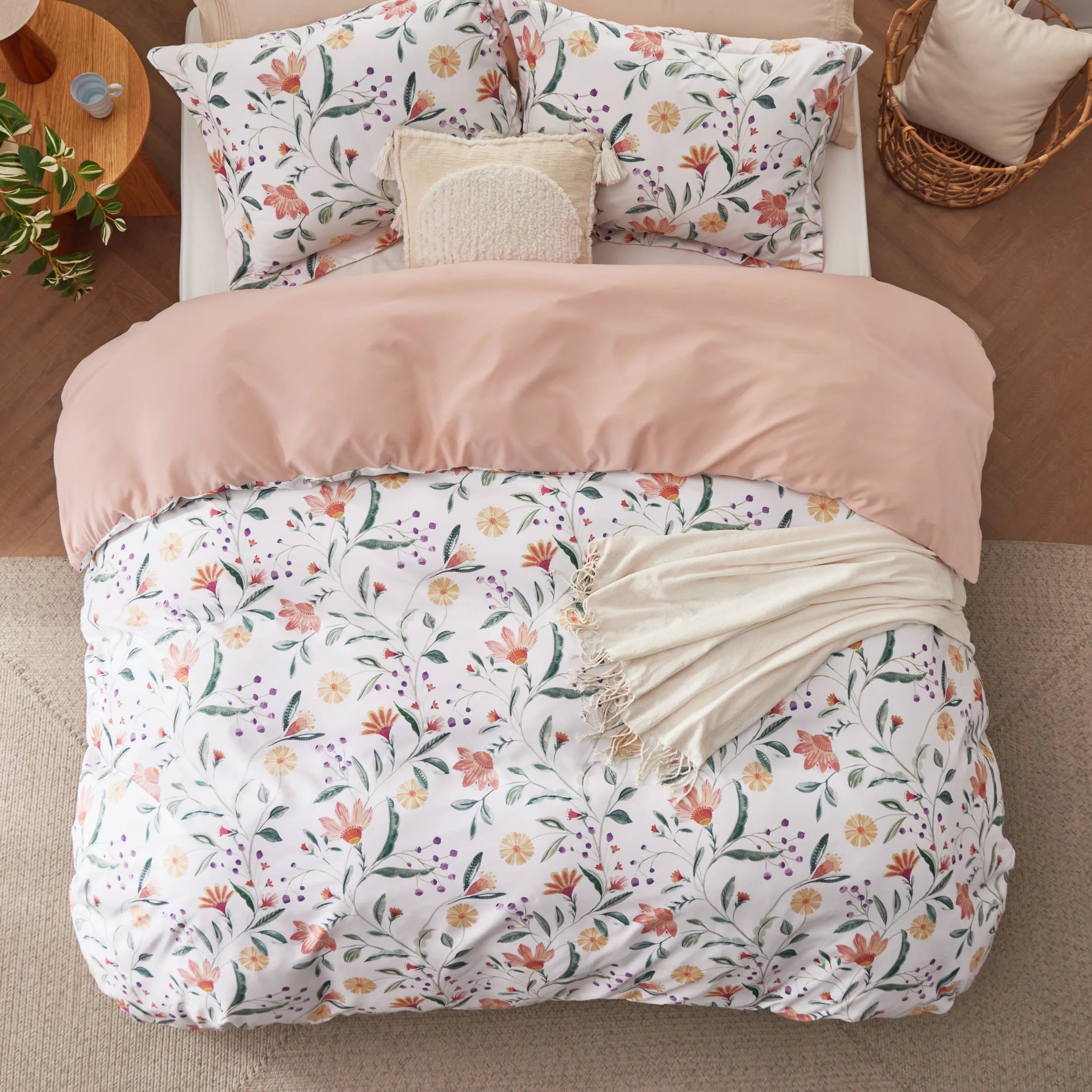 Reversible Pale Duvet Cover Set - Image 7