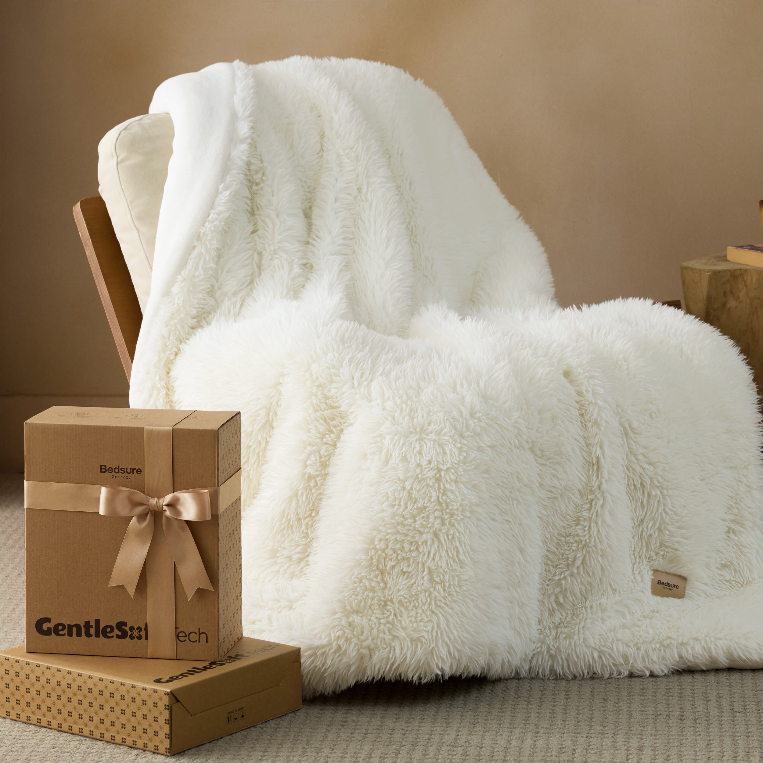 Luxe Faux Fur Blanket - Image 8
